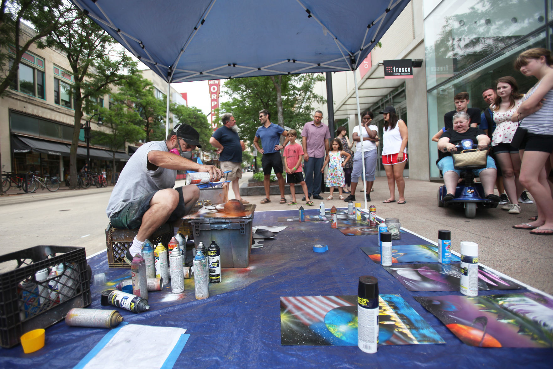 Travis Knapp spray painting